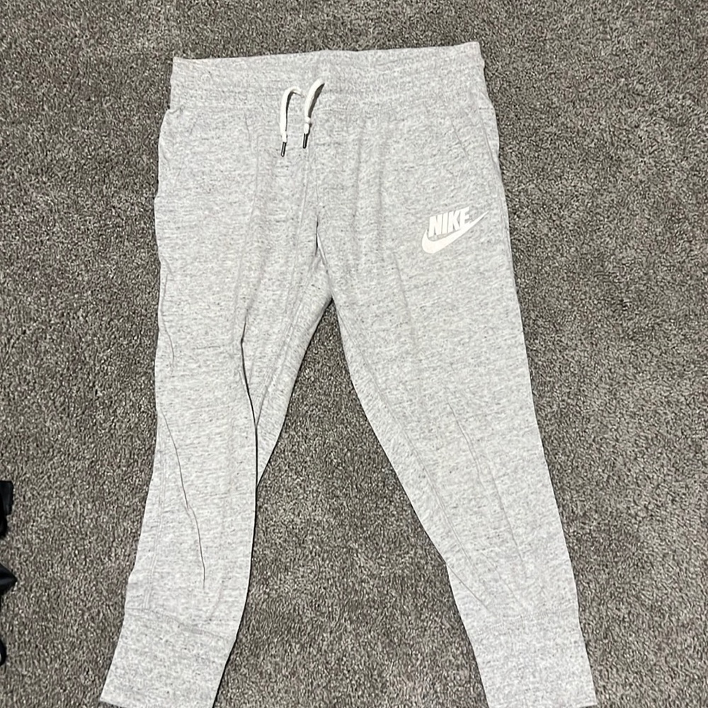 Nike capri joggers